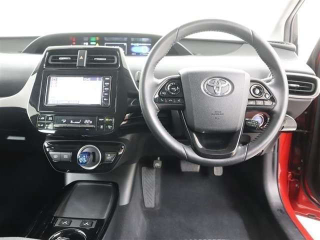 プリウスPHV1.8 A