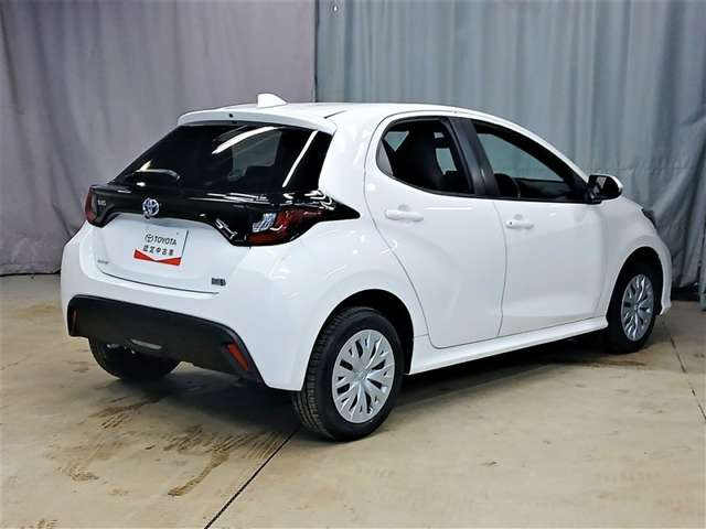 ヤリス1.5 ハイブリッド X E-Four 4WD