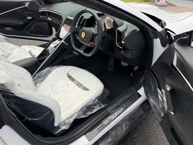 �y�I�v�V�����E�C���e���A�J���[�zPELLE�EBIANCA�E�����X�y�V�������U�[(��240.000-�E�z���C�g&�u���b�N�c�[�g�[���C���e���A)
