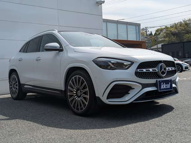 GLAクラスGLA200d 4マチック AMGラインパッケージ 4WD
