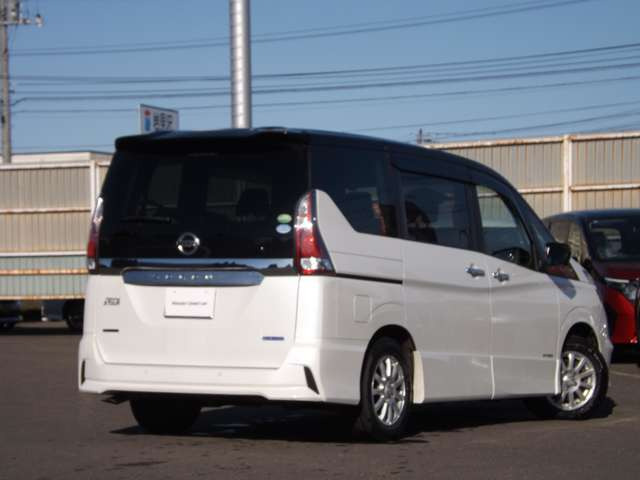 セレナ2.0 ハイウェイスター 4WD