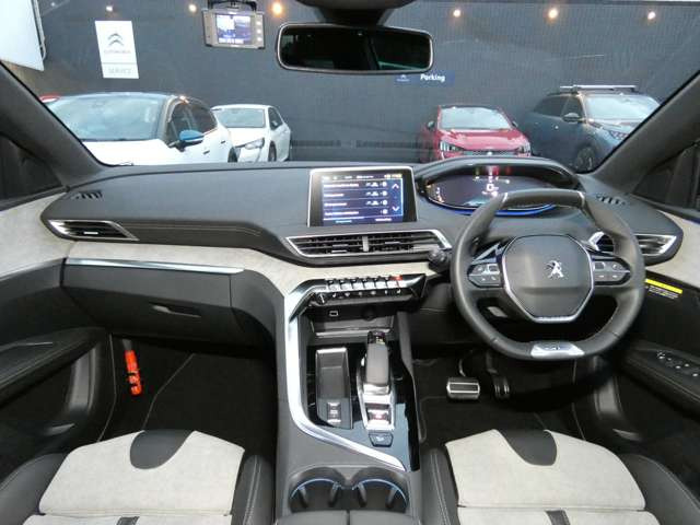 3008GT ハイブリッド4 4WD