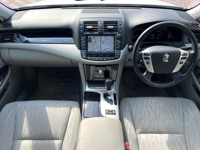 クラウンアスリート