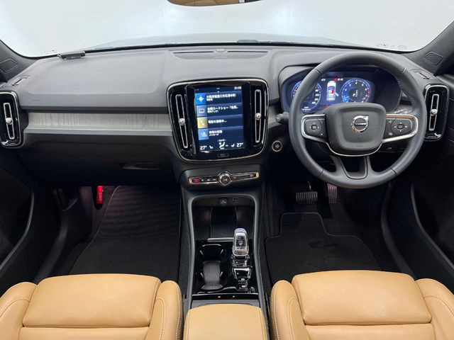 XC40B4 AWD インスクリプション 4WD