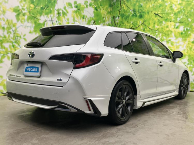 カローラツーリング1.8 ハイブリッド W×B