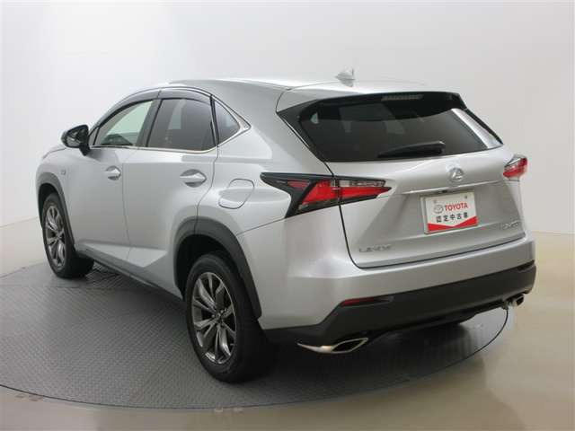 NX200t Fスポーツ 4WD