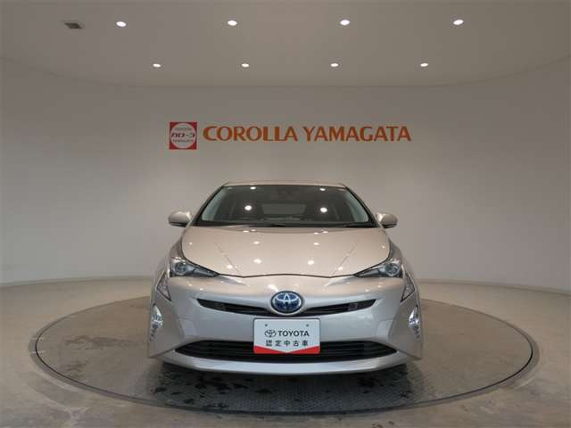 プリウス1.8 S セーフティ プラス E-Four 4WD