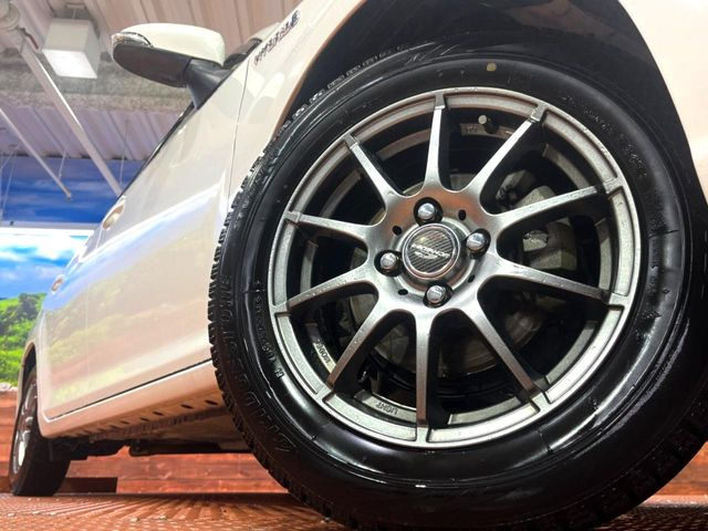 �y15�C���`�A���~�z�C�[���z�O�ςɃ}�b�`�����A���~�z�C�[���𑕒����Ă���܂��B�e��A���~�z�C�[����A�X�^�b�h���X�^�C�����戵�����Ă���܂��B���񂲑��k����������