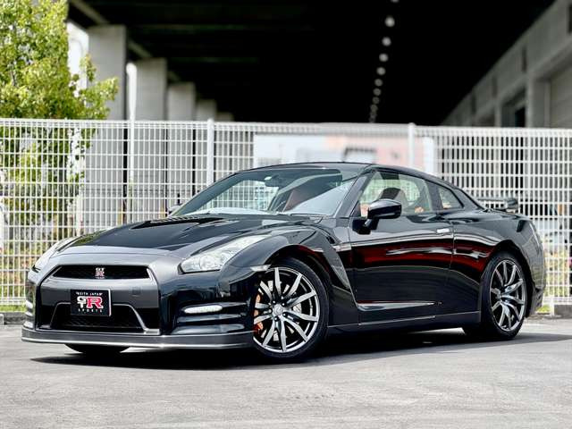 R35GT-R���X�Ƃ��āA�ԗ��̏�Ԃ���GT-R�Ƃ��Ă̓����܂ŁA���ԑI�тɑ΂��ăA�h�o�C�X�����Ē����Ă���܂��B����]�̓��e�̂��Ԃ����T�����鎖���\�ł��B�܂��͂��C�y�ɂ����k�������B