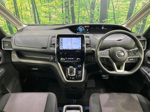 セレナ1.2 e-POWER ハイウェイスターV