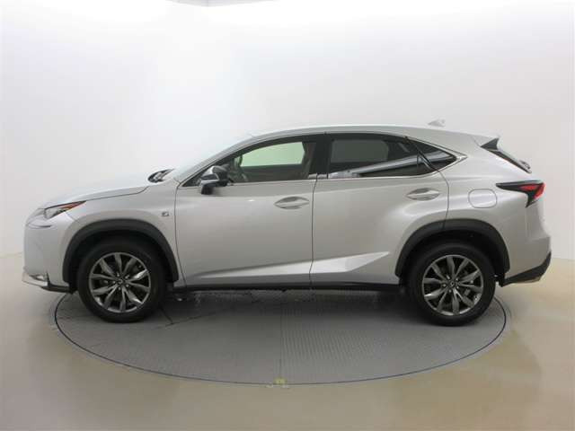 NX200t Fスポーツ 4WD