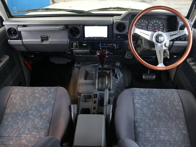 ランドクルーザー704.2 ZX ディーゼル 4WD