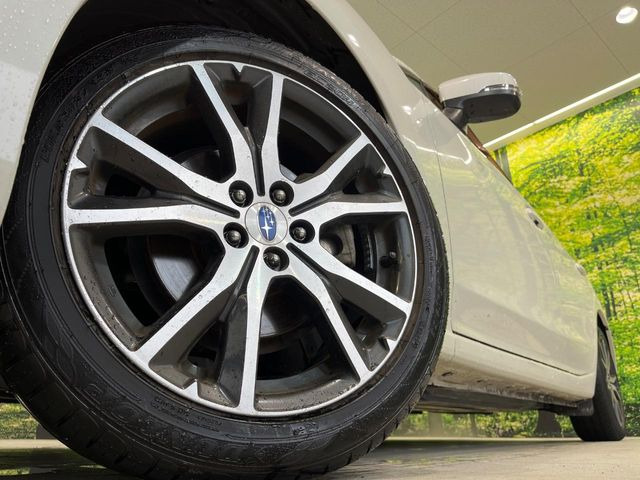 �y����15�C���`�A���~�z�C�[���z�O�ςɃ}�b�`���������A���~�z�C�[���𑕒����Ă���܂��B�e��ЊO�A���~�z�C�[����A�X�^�b�h���X�^�C�����戵�����Ă���܂��B���񂲑��k����������