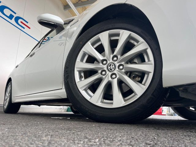 �y����17�C���`�A���~�z�C�[���z�O�ςɃ}�b�`���������A���~�z�C�[���𑕒����Ă���܂��B�e��ЊO�A���~�z�C�[����A�X�^�b�h���X�^�C�����戵�����Ă���܂��B���񂲑��k����������