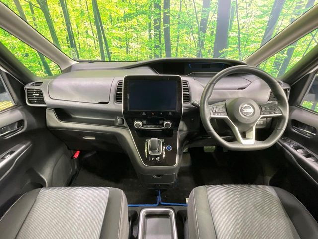 セレナ1.2 e-POWER ハイウェイスターV