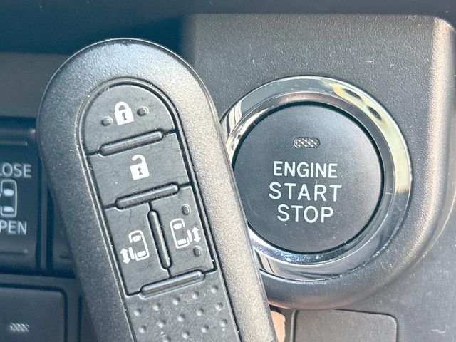 �yHonda�X�}�[�g�L�[�z�J�o����|�P�b�g�ɓ��ꂽ�܂܂ł��h�A�̎{���E�������\�ȃX�}�[�g�L�[�𑕔��B�G���W���̃I���E�I�t�����J�M�����o���K�v����������Ƃ��Ă��֗��ł���