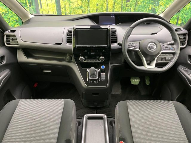 セレナ1.2 e-POWER ハイウェイスターV