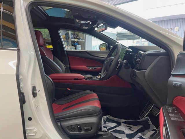 �y��p�X�|�[�c�V�[�g�z�z�[���h���ɗD��A�J�[�u���̑̂������}�����Ă���܂��B�܂��A�̂Ƀt�B�b�g���邩�獘��w�������ɂ����A�����O�h���C�u�⍂�����s�ł����K�ɂ��߂������������܂���
