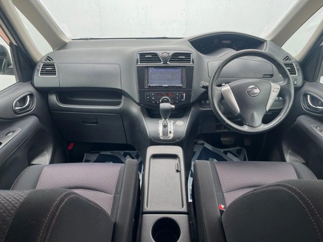 セレナ2.0 ハイウェイスター Vセレクション