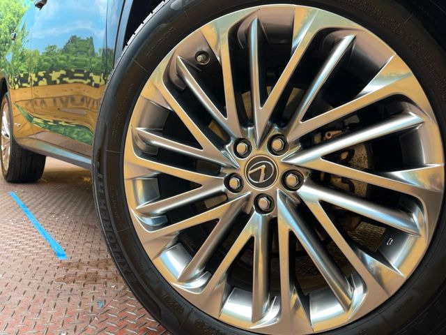 �y����20�C���`�A���~�z�C�[���z�O�ςɃ}�b�`���������A���~�z�C�[���𑕒����Ă���܂��B�e��ЊO�A���~�z�C�[����A�X�^�b�h���X�^�C�����戵�����Ă���܂��B���񂲑��k����������