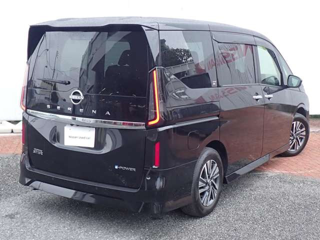 セレナ1.4 e-POWER ハイウェイスターV