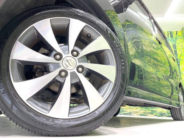 �y����15�C���`�A���~�z�C�[���z�O�ςɃ}�b�`���������A���~�z�C�[���𑕒����Ă���܂��B�e��ЊO�A���~�z�C�[����A�X�^�b�h���X�^�C�����戵�����Ă���܂��B���񂲑��k����������