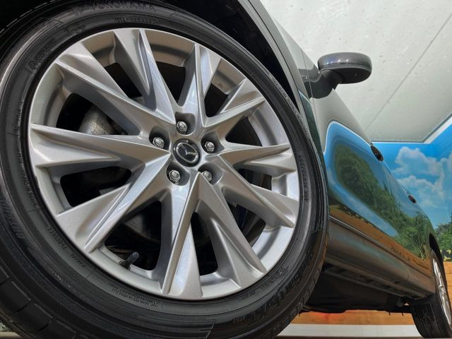 �y����19�C���`�A���~�z�C�[���z�O�ςɃ}�b�`���������A���~�z�C�[���𑕒����Ă���܂��B�e��ЊO�A���~�z�C�[����A�X�^�b�h���X�^�C�����戵�����Ă���܂��B���񂲑��k����������