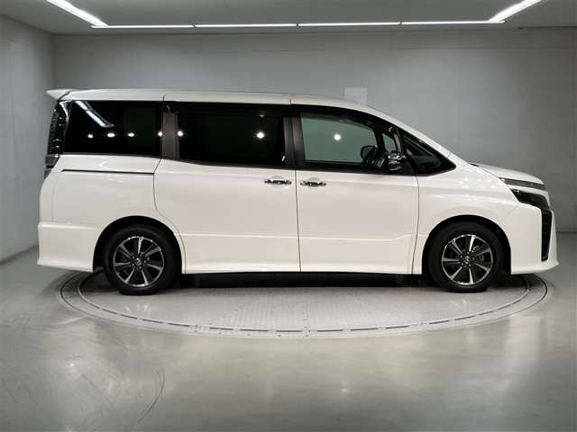 ヴォクシー2.0 ZS 煌III