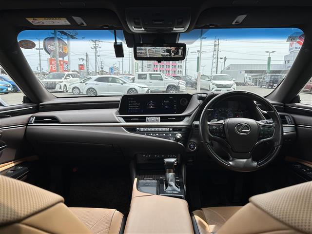 ES300h バージョンL