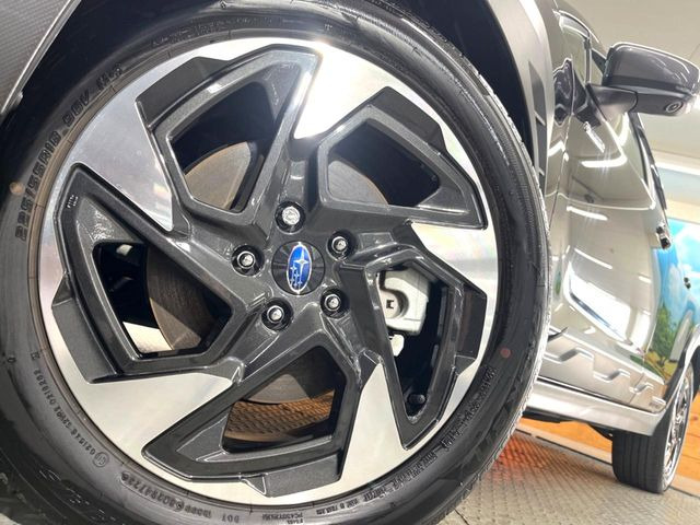 �y����18�C���`�A���~�z�C�[���z�O�ςɃ}�b�`���������A���~�z�C�[���𑕒����Ă���܂��B�e��ЊO�A���~�z�C�[����A�X�^�b�h���X�^�C�����戵�����Ă���܂��B���񂲑��k����������