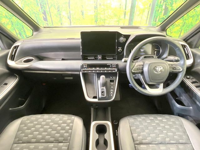 ヴォクシー1.8 ハイブリッド S-Z