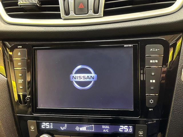 【純正9型ナビ】人気の純正ナビを装備。オーディオ機能も充実しており、Bluetooth接続すればお持ちのスマホやMP3プレイヤーの音楽を再生可能!毎日の運転がさらに楽しくなります!!