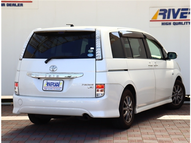 アイシス1.8 プラタナ