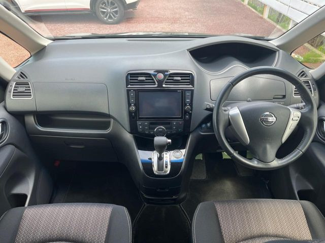 セレナ2.0 ハイウェイスター Vセレクション