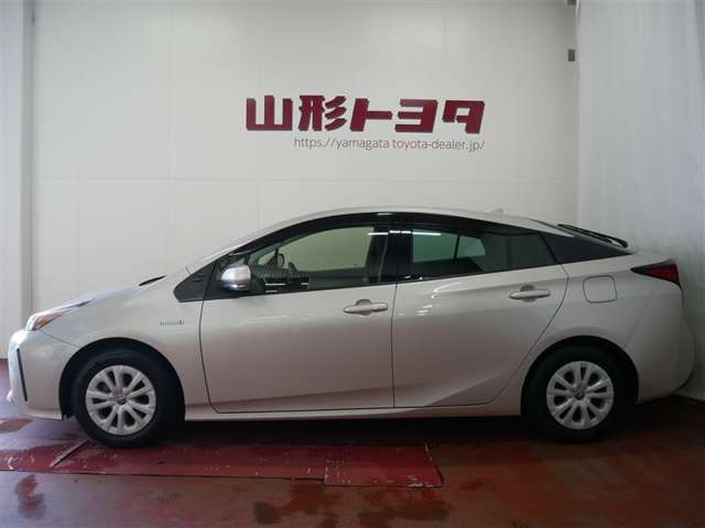 プリウス1.8 S