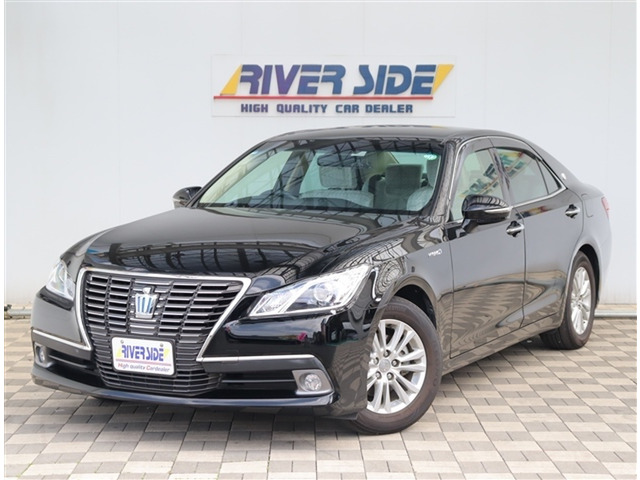 クラウンハイブリッド 2.5 ロイヤルサルーン