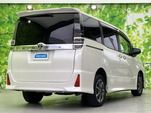 ヴォクシー2.0 ZS 煌III 4WD