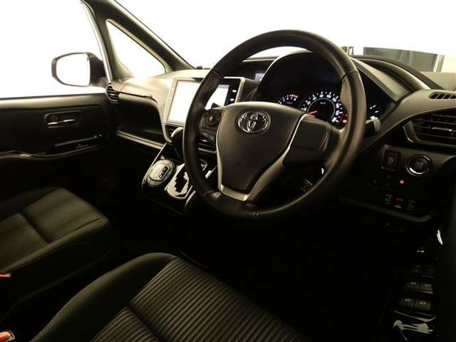 ヴォクシー2.0 ZS 煌