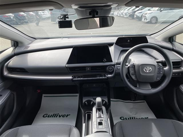 プリウス2.0 G E-Four 4WD