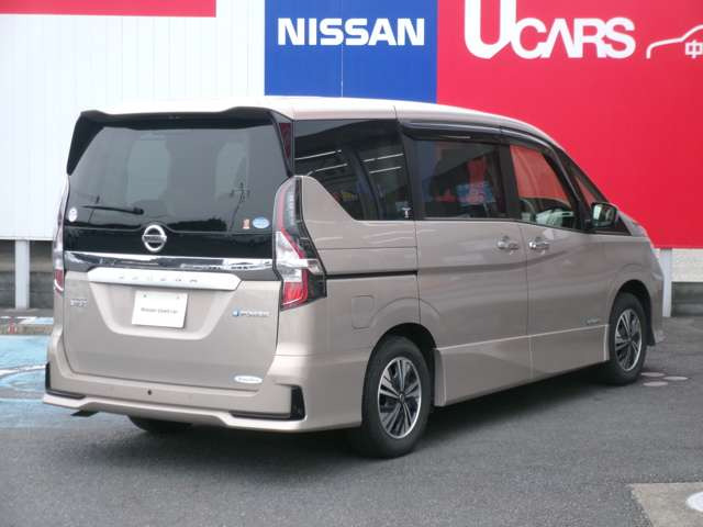 セレナ1.2 e-POWER ハイウェイスターV