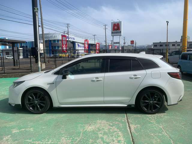 カローラツーリング1.8 ハイブリッド W×B E-Four 4WD