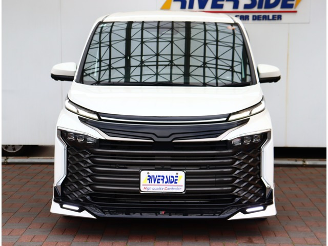 ヴォクシー1.8 ハイブリッド S-Z E-Four 4WD