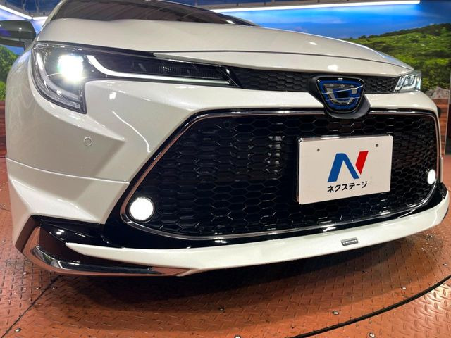 カローラ1.8 ハイブリッド W×B