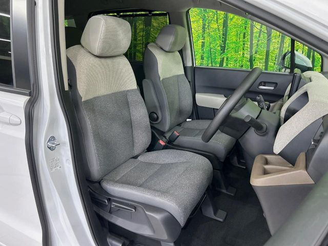 もちろん車内はキレイです♪よりクリーンな状態をキープしたいお客様には『ナノゾーンコート』がおすすめ!新型コロナウイルス対策や、除菌・消臭に効果を発揮し多くの方にご好評いただいております。