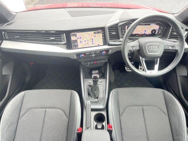 A1スポーツバック25 TFSI Sライン