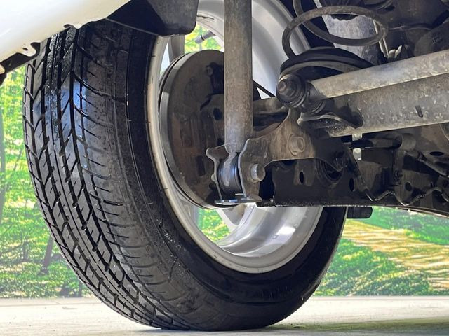 お車を安心してお乗りいただく為には、足回りの定期点検が欠かせません。サービスサポート(有償保証)では無料点検もご提供しており、安心のカーライフをお過ごしいただけるサポート体制が整っています。
