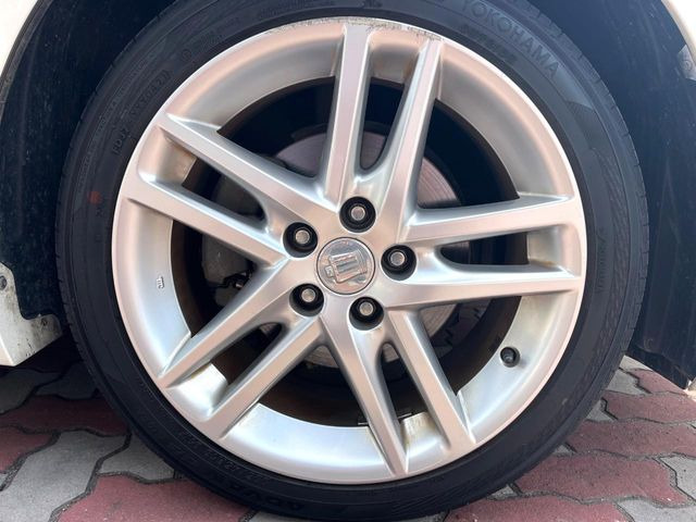 �y����18�C���`�A���~�z�C�[���z�O�ςɃ}�b�`���������A���~�z�C�[���𑕒����Ă���܂��B�e��ЊO�A���~�z�C�[����A�X�^�b�h���X�^�C�����戵�����Ă���܂��B���񂲑��k����������