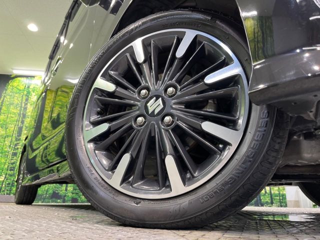 �y����15�C���`�A���~�z�C�[���z�O�ςɃ}�b�`���������A���~�z�C�[���𑕒����Ă���܂��B�e��ЊO�A���~�z�C�[����A�X�^�b�h���X�^�C�����戵�����Ă���܂��B���񂲑��k����������