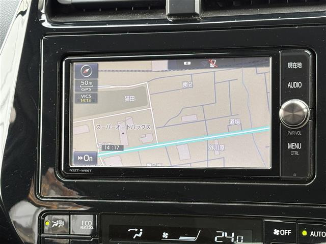 プリウス1.8 A E-Four 4WD