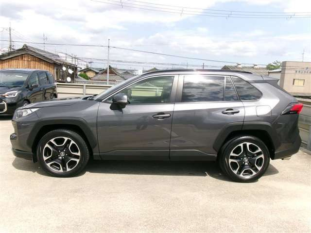 RAV42.0 アドベンチャー 4WD